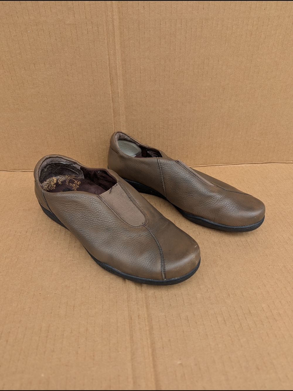 Taos Town Center Brown Leather Slip On Loafers Comfort Flats Shoes Women's 9.5